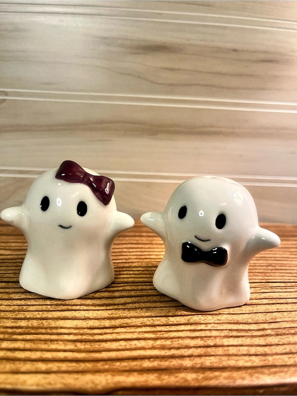 Cracker Barrel Ghost Salt and Pepper Shaker Set